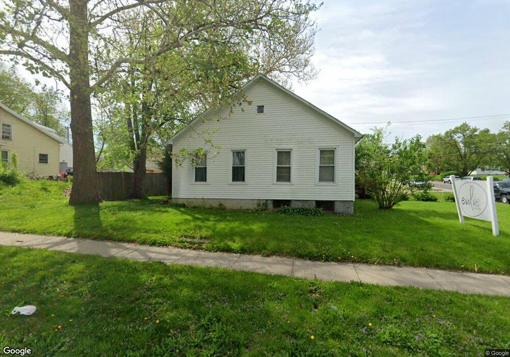 327 5th St, Lincoln, IL 62656 - photo 1