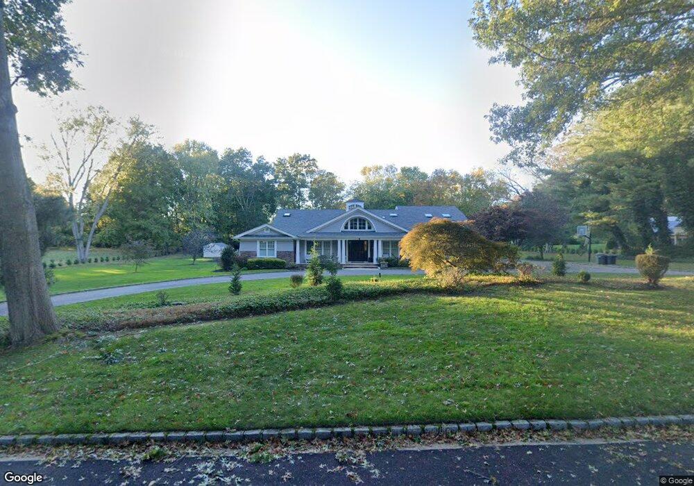 4 Bridle Path Ct, Glen Head, NY 11545 - photo 1