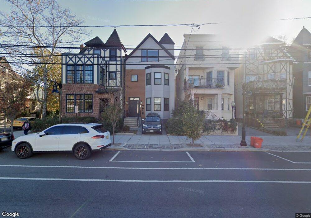 2212 Palisade Ave unit 3, Weehawken, NJ 07086 - photo 1