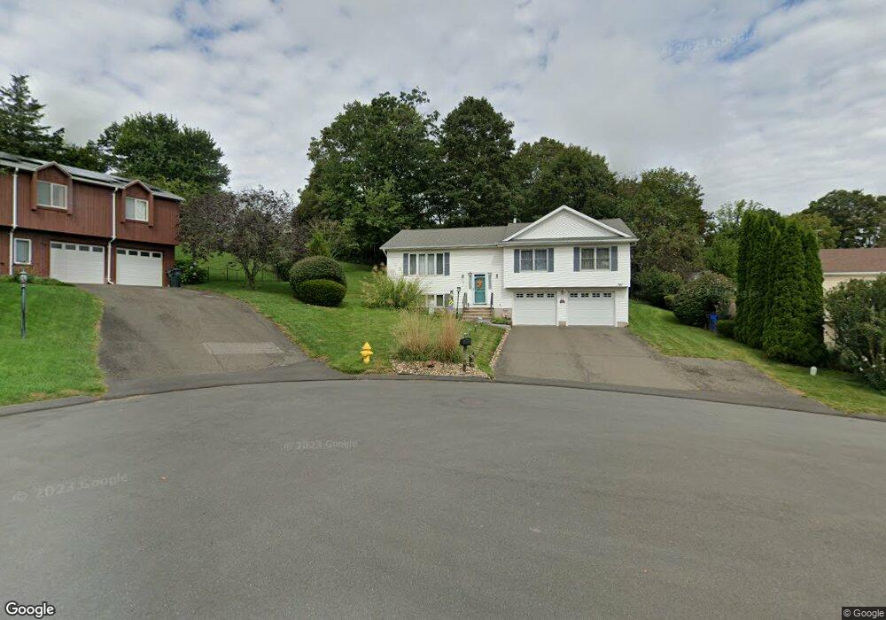 14 Mainstruck Cir, Oakville, CT 06779 - photo 1