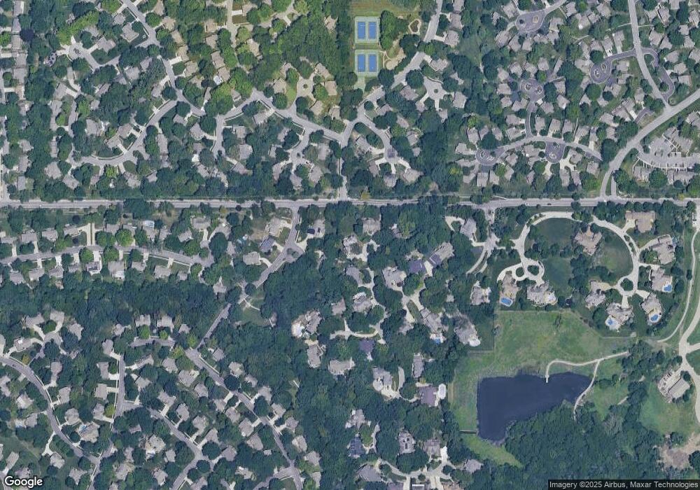 8346 Maplewood Dr, Lenexa, KS 66215 - photo 1