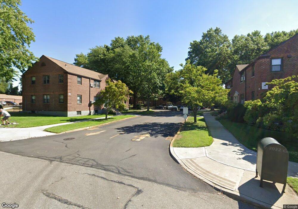 245-30 62 Ave unit Upper, Douglaston, NY 11362 - photo 1