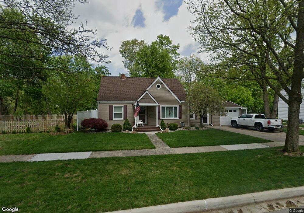 904 Vine St, Adrian, MI 49221 - photo 1