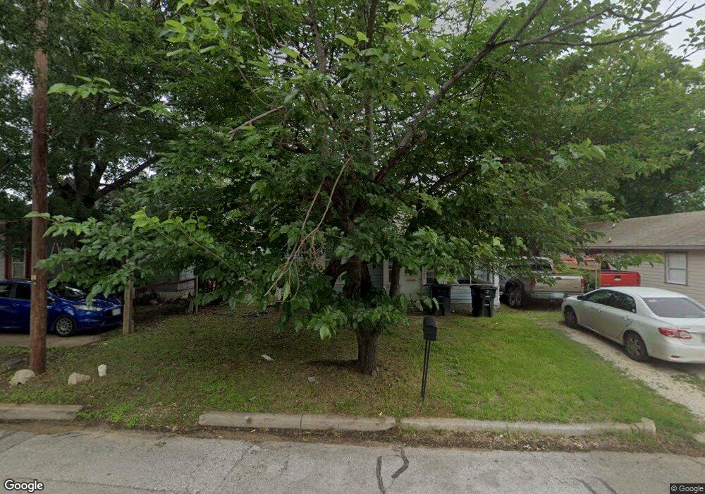 822 N Robinson St, Cleburne, TX 76031 - photo 1