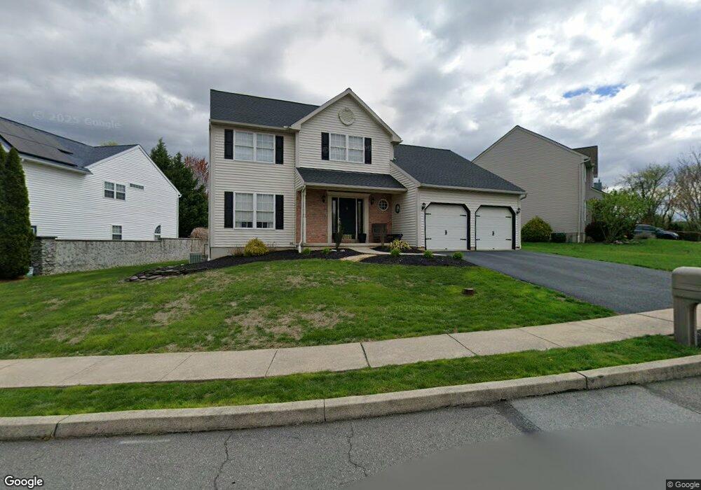 1005 Leanne St, Reading, PA 19605 - photo 1
