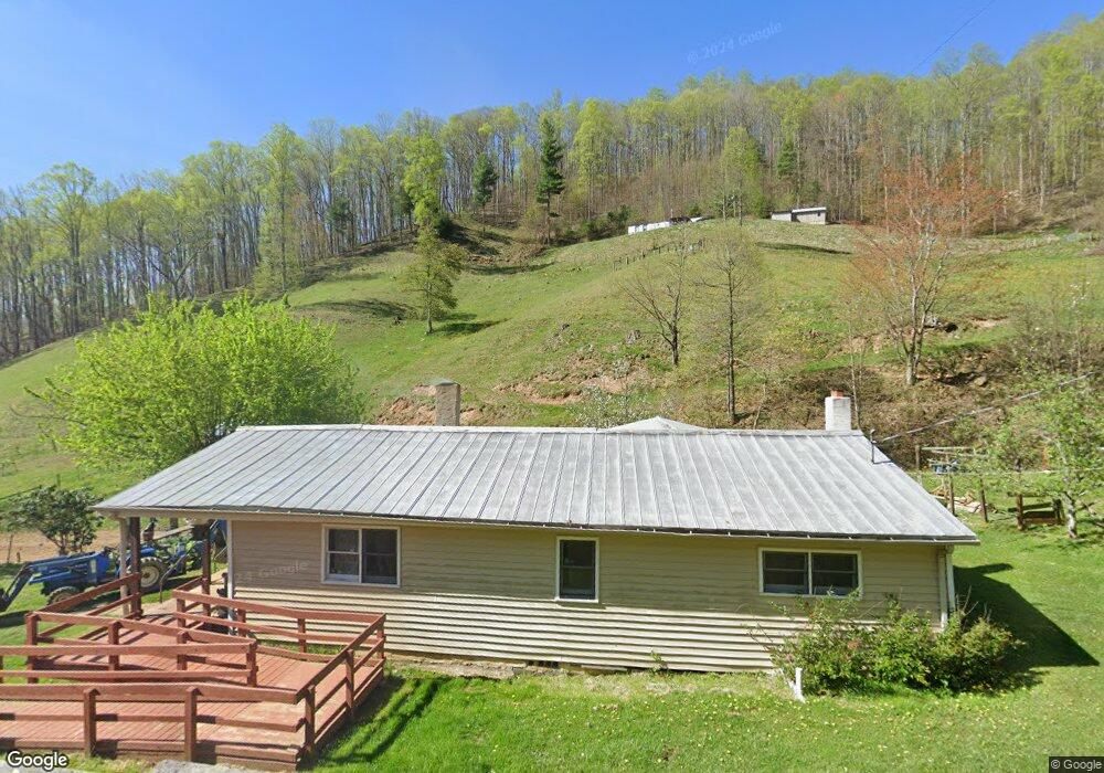 879 Riddle Branch Rd, Burnsville, NC 28714 - photo 1