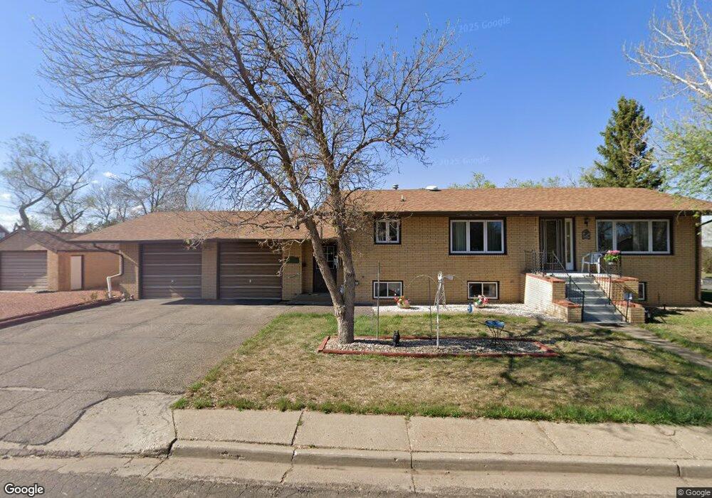 301 W Oak Ave, Glen Ullin, ND 58631 - photo 1