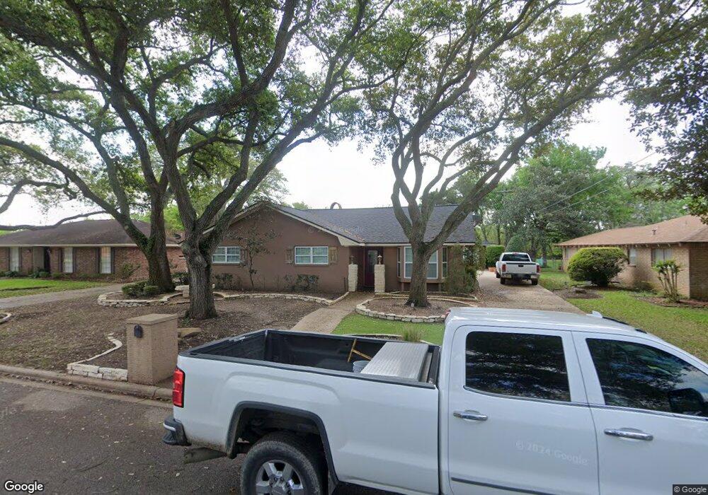2408 Hillcrest Dr, Bay City, TX 77414 - photo 1