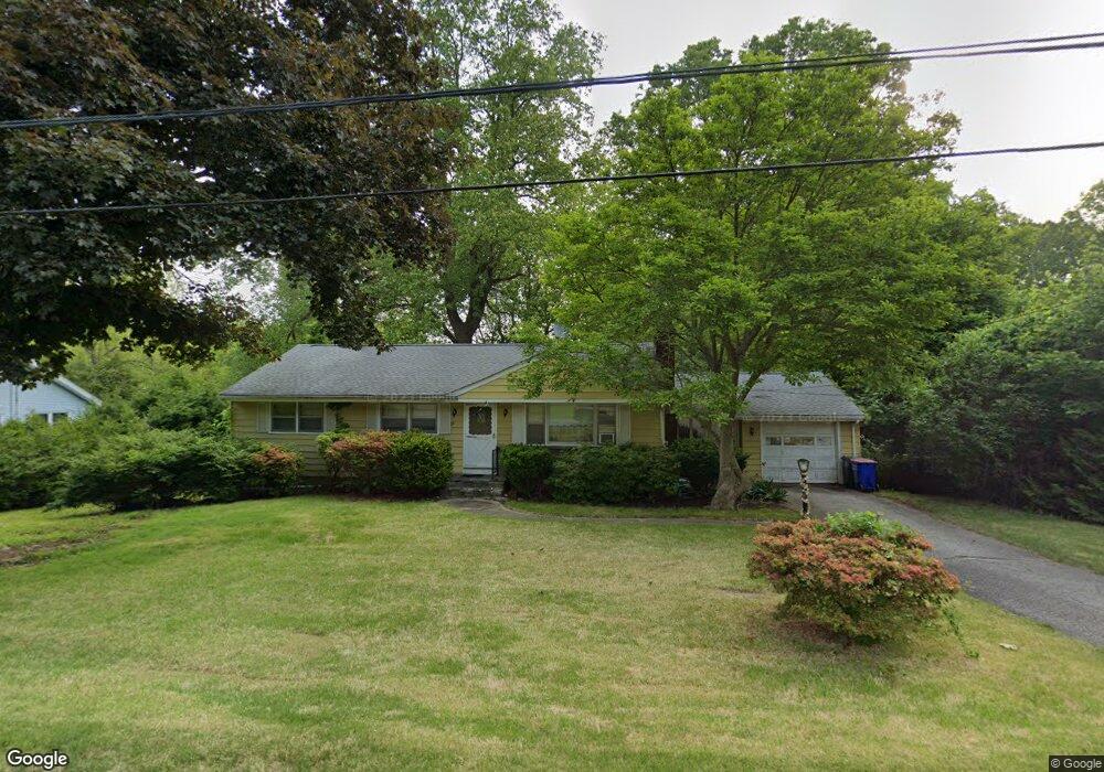 22 Round Hill Rd, Trumbull, CT 06611 - photo 1