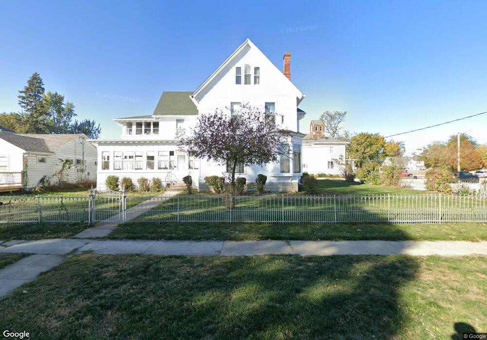 211 W 4th St S, Newton, IA 50208 - photo 1