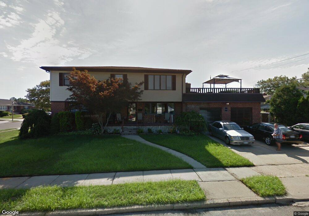 110 Michael Place, Bethpage, NY 11714 - photo 1