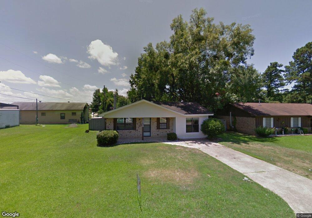 1018 Louise Ln, Wake Village, TX 75501 - photo 1