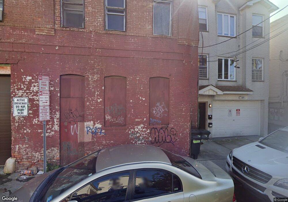 113 Oxford Ave unit 2, Jersey City, NJ 07304 - photo 1