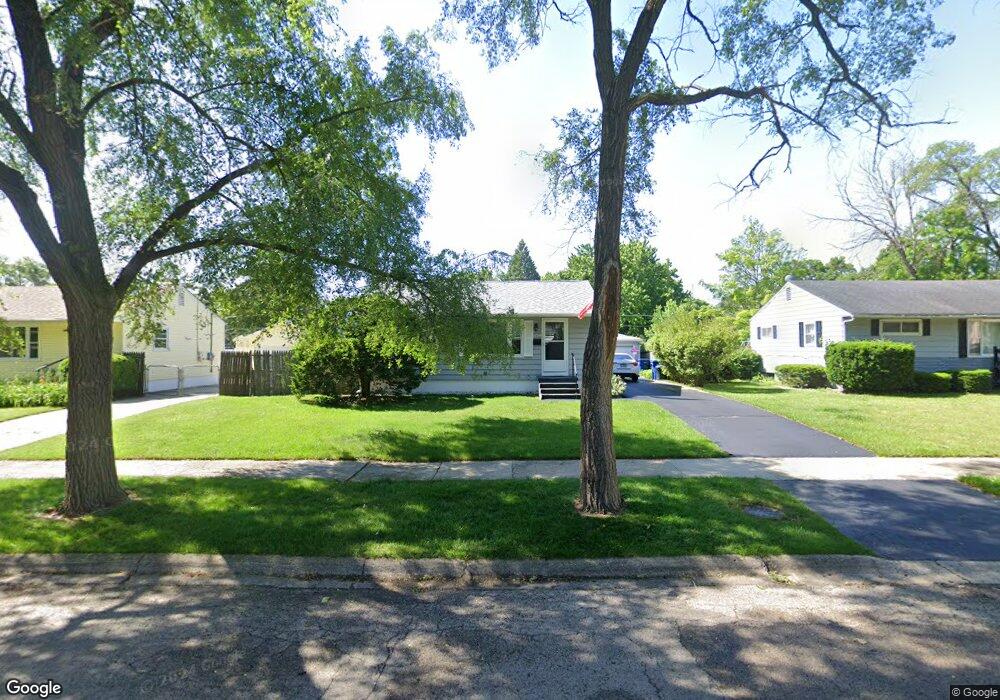 2401 Chinook Rd, Waukegan, IL 60087 - photo 1