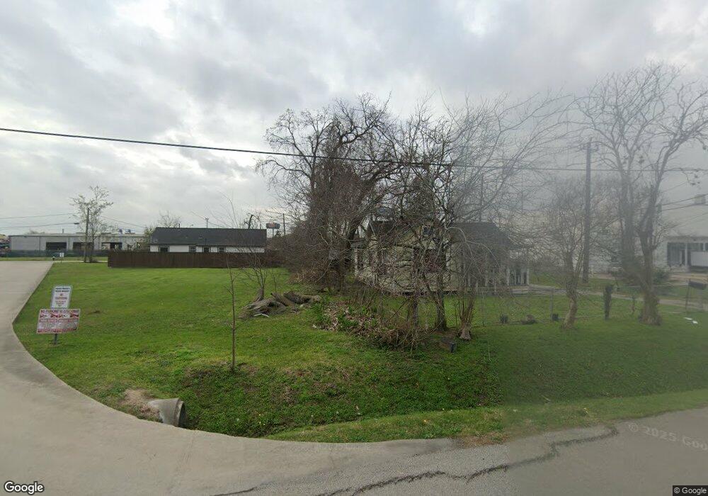 128 Bennie St, Houston, TX 77022 - photo 1