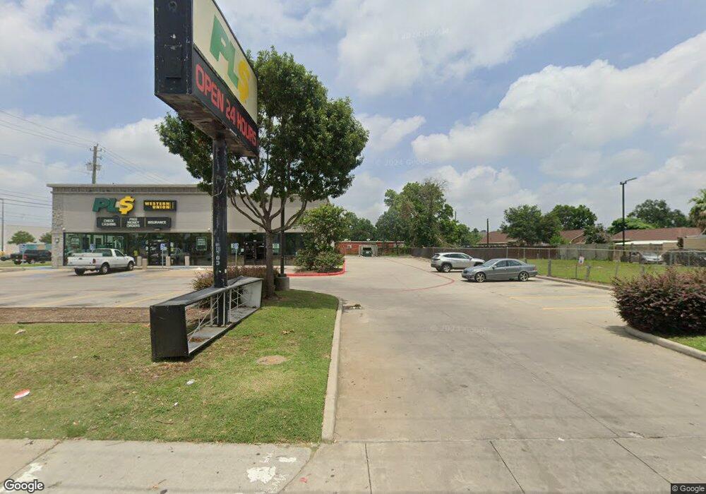 121 E Crosstimbers St, Houston, TX 77022 - photo 1