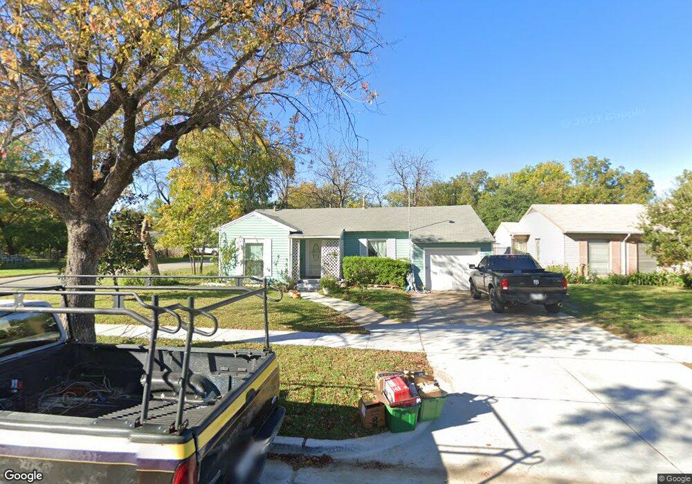 1022 SW 5th St, Grand Prairie, TX 75051 - photo 1