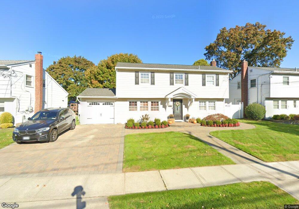 2499 Horace Ct, Bellmore, NY 11710 - photo 1