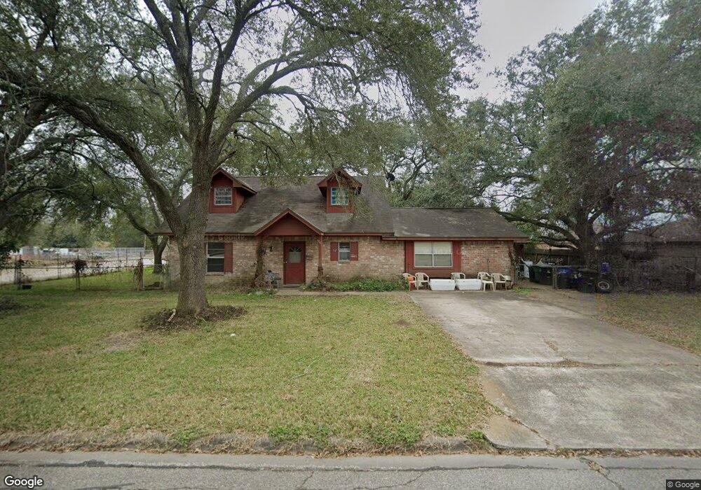 1701 Coffee St, Alvin, TX 77511 - photo 1