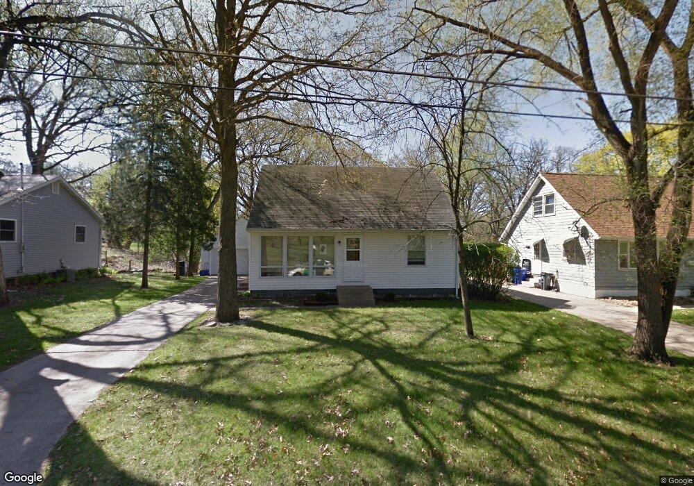 1445 30th St SE, Cedar Rapids, IA 52403 - photo 1
