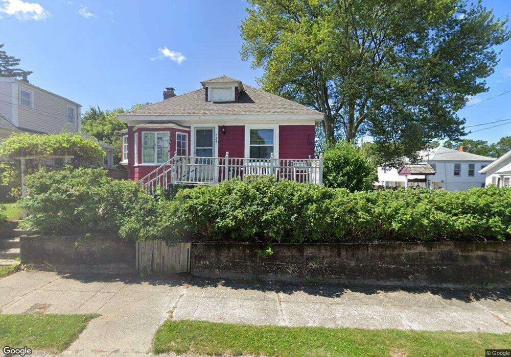 234 Oriole Ave, Pawtucket, RI 02860 - photo 1