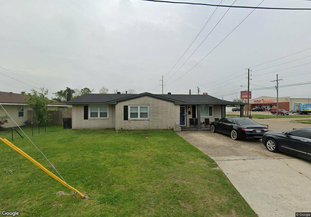 1100 Clover Dr, Lake Charles, LA 70607 - photo 1