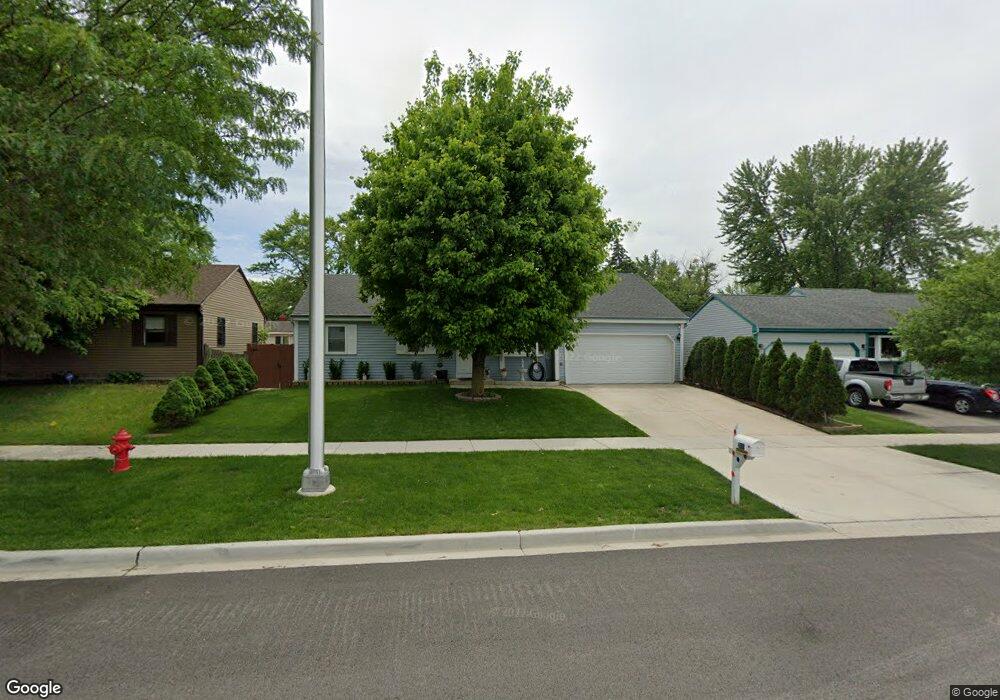 211 Bolz Rd, Carpentersville, IL 60110 - photo 1