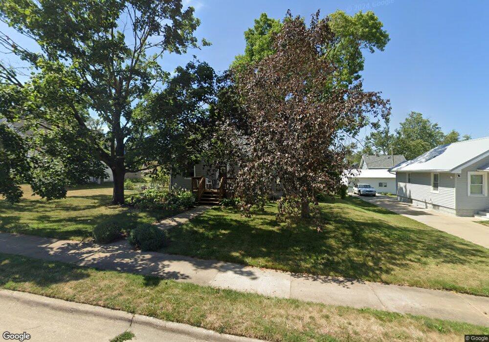 2110 9th St SW, Cedar Rapids, IA 52404 - photo 1