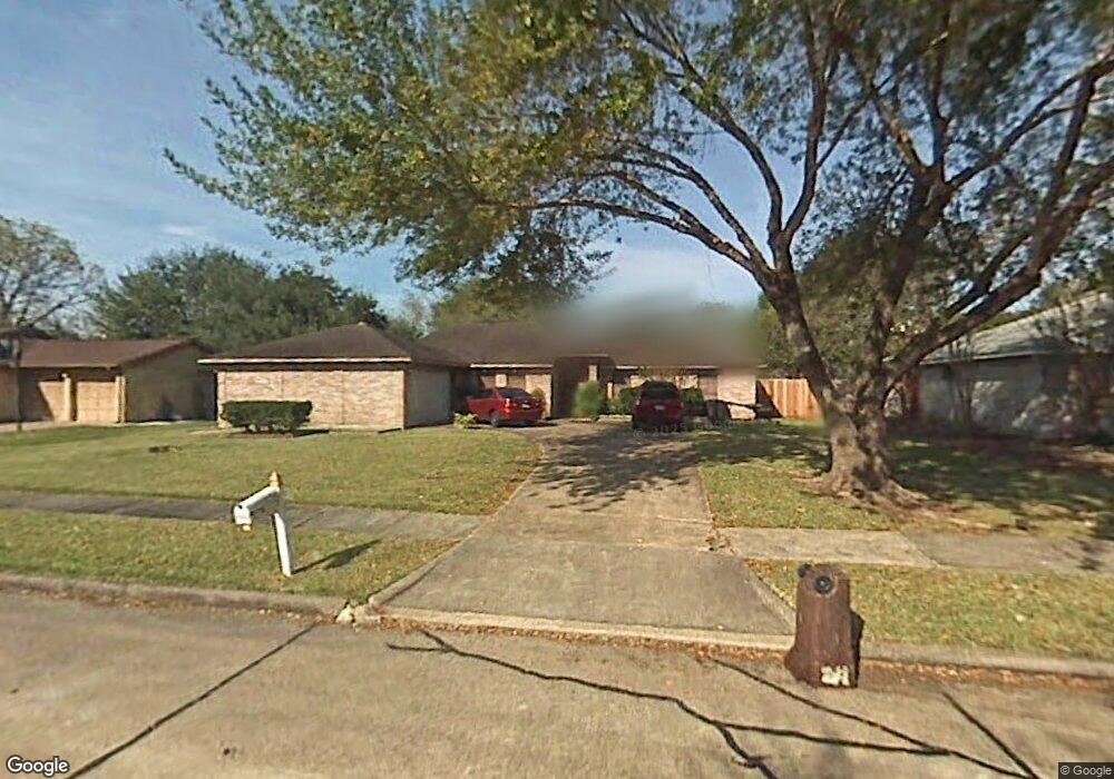 1205 Piney Woods Dr, Friendswood, TX 77546 - photo 1