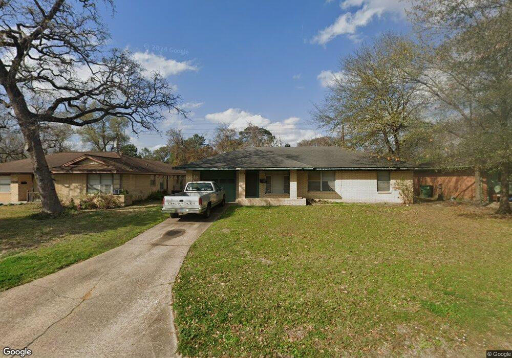 1142 W 31st St, Houston, TX 77018 - photo 1