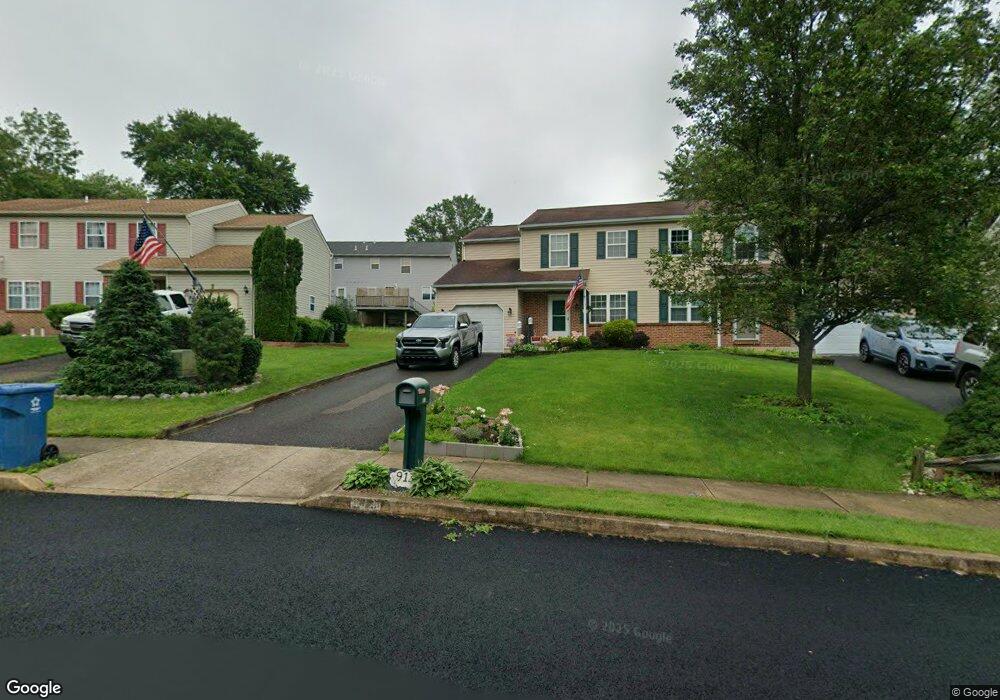 913 Pine Ct, Perkasie, PA 18944 - photo 1