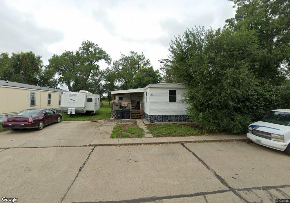 415 W Meadow Ln, Mandan, ND 58554 - photo 1