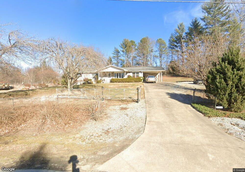 143 Atwood Dr, Hendersonville, NC 28792 - photo 1