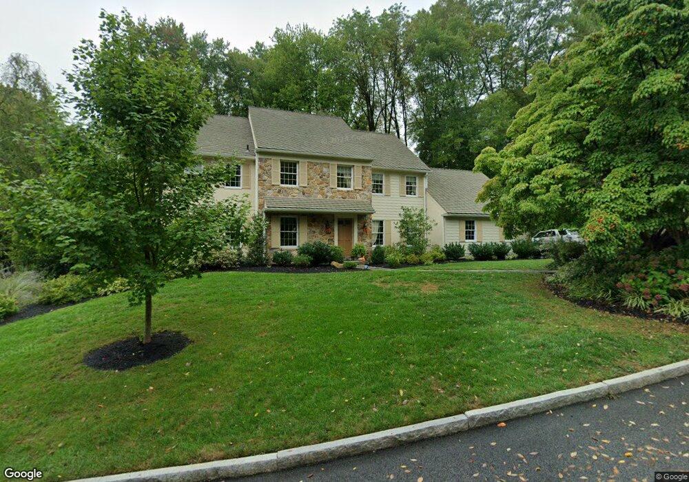 413 Round Hill Rd, Wayne, PA 19087 - photo 1