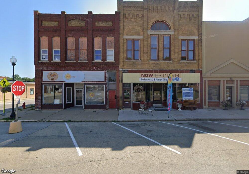 142 E Beardstown St, Virginia, IL 62691 - photo 1