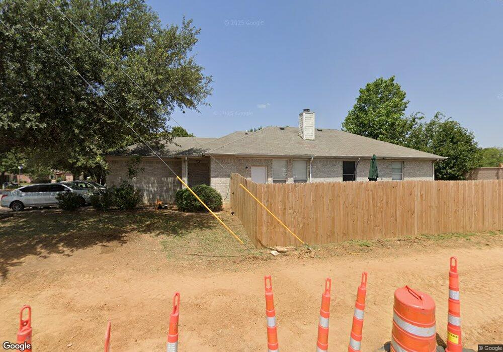 2421 Wildwood Ln, Denton, TX 76210 - photo 1