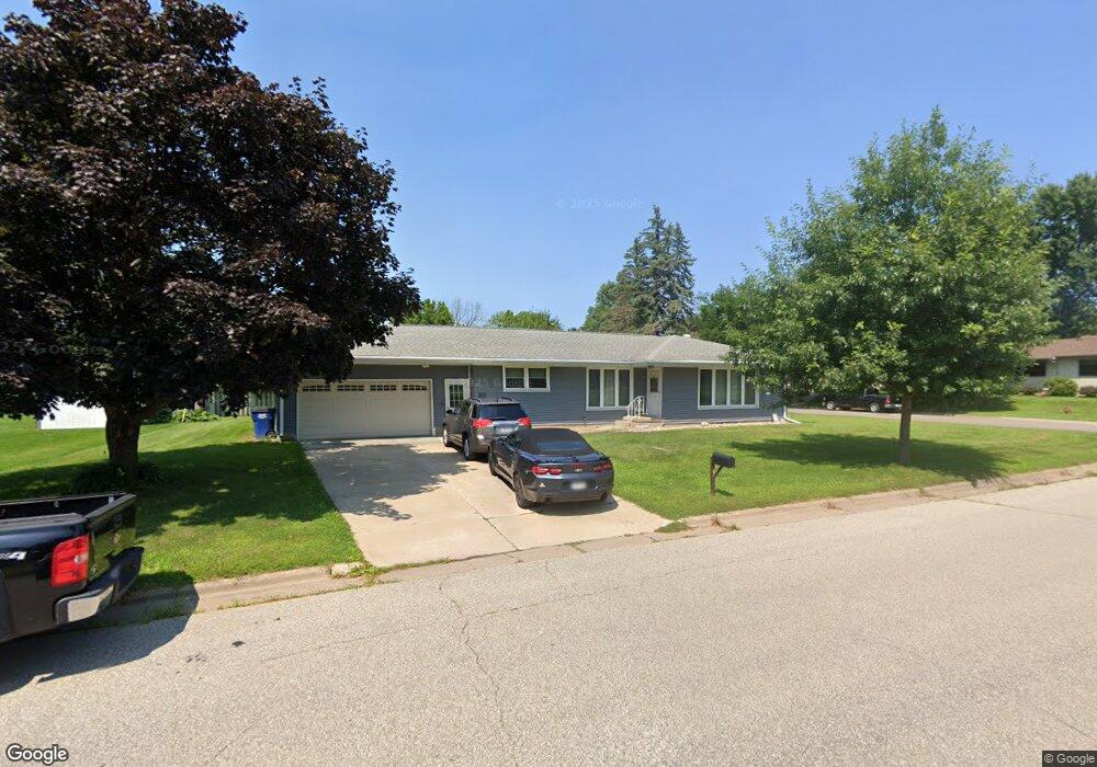 520 S 11th St, La Crescent, MN 55947 - photo 1