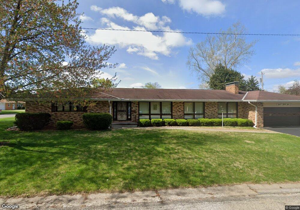 1235 Richland Ave, Lincoln, IL 62656 - photo 1