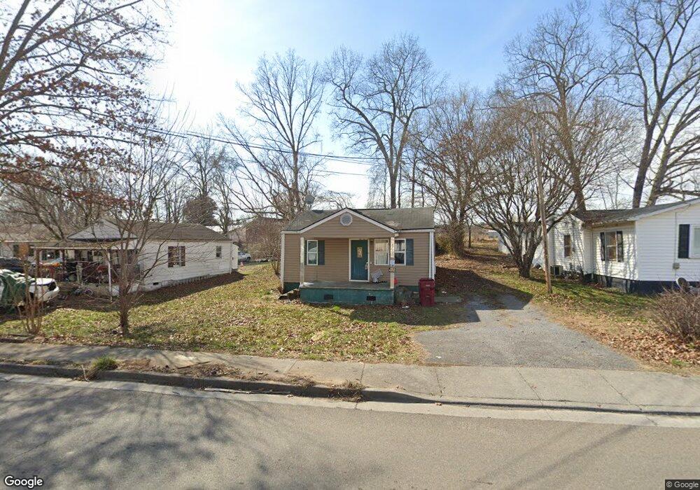 2235 E Fairview Ave, Johnson City, TN 37601 - photo 1