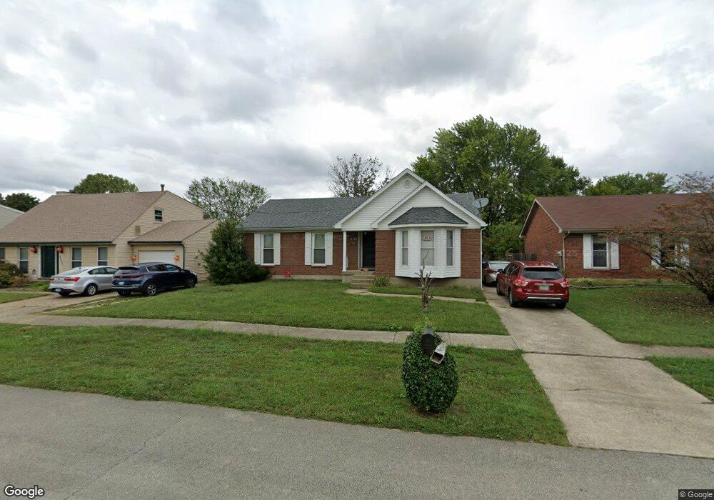 6909 Beard Ct, Louisville, KY 40228 - photo 1