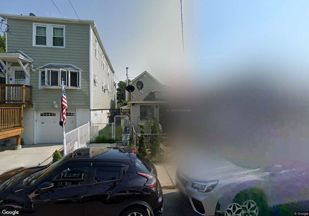 118 Noel Rd, Broad Channel, NY 11693 - photo 1