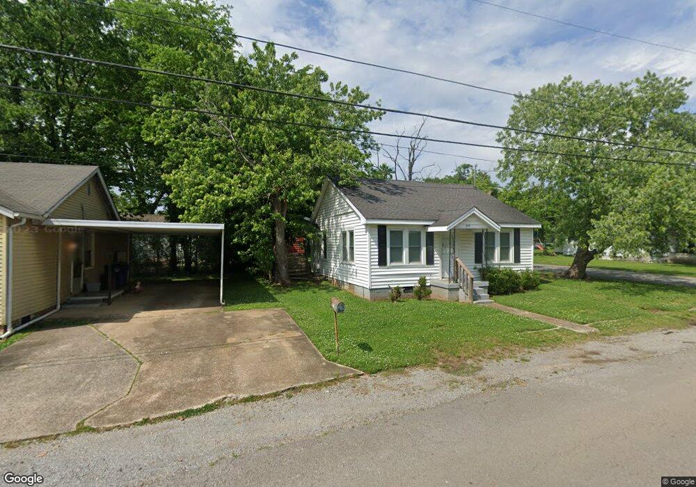 201 Kingwood Ave, Shelbyville, TN 37160 - photo 1