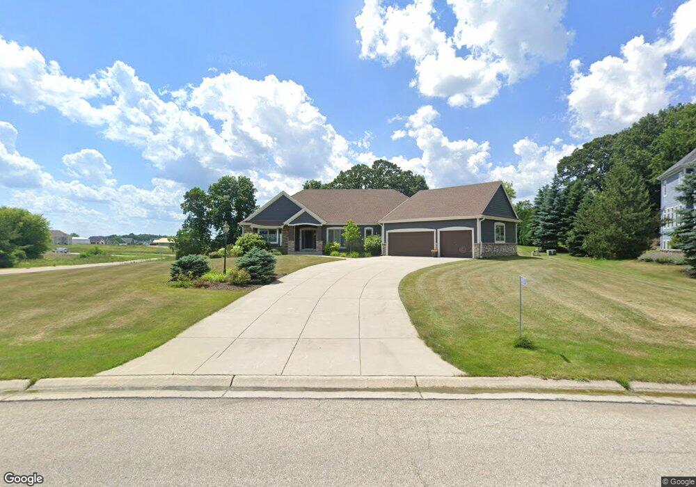 N62W27357 Trappers Run, Sussex, WI 53089 - photo 1