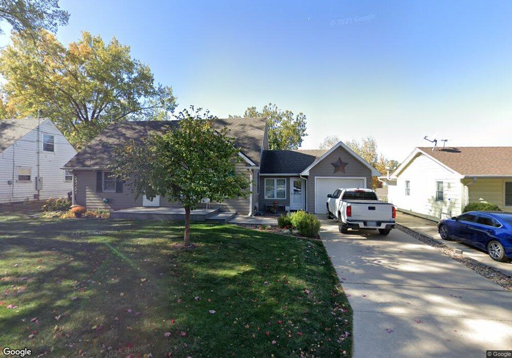 703 E 15th St S, Newton, IA 50208 - photo 1