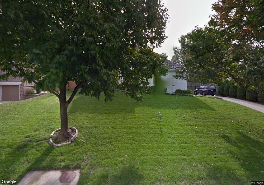 7809 Oakview Ln, Shawnee, KS 66216 - photo 1