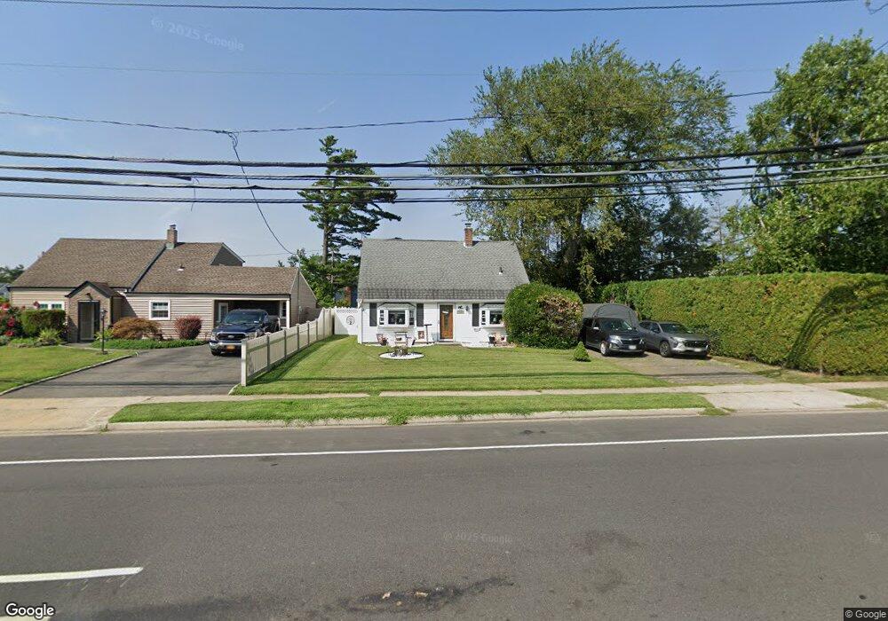 716 Gardiners Ave, Levittown, NY 11756 - photo 1