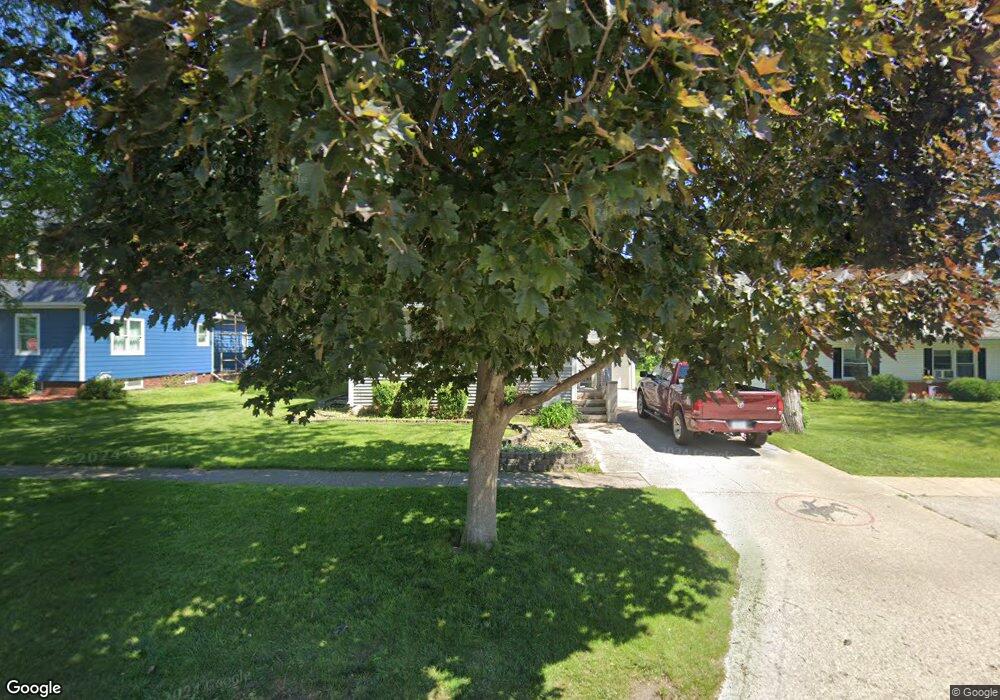 303 1st Ave NE, Clarion, IA 50525 - photo 1