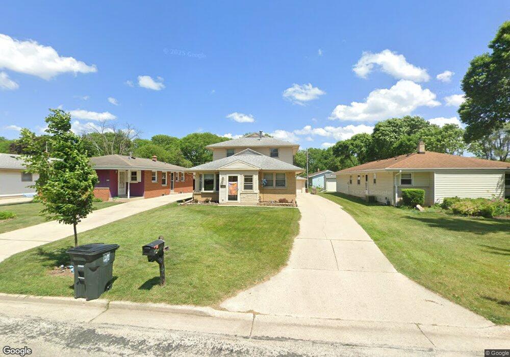 2010 N 115th St, Milwaukee, WI 53226 - photo 1