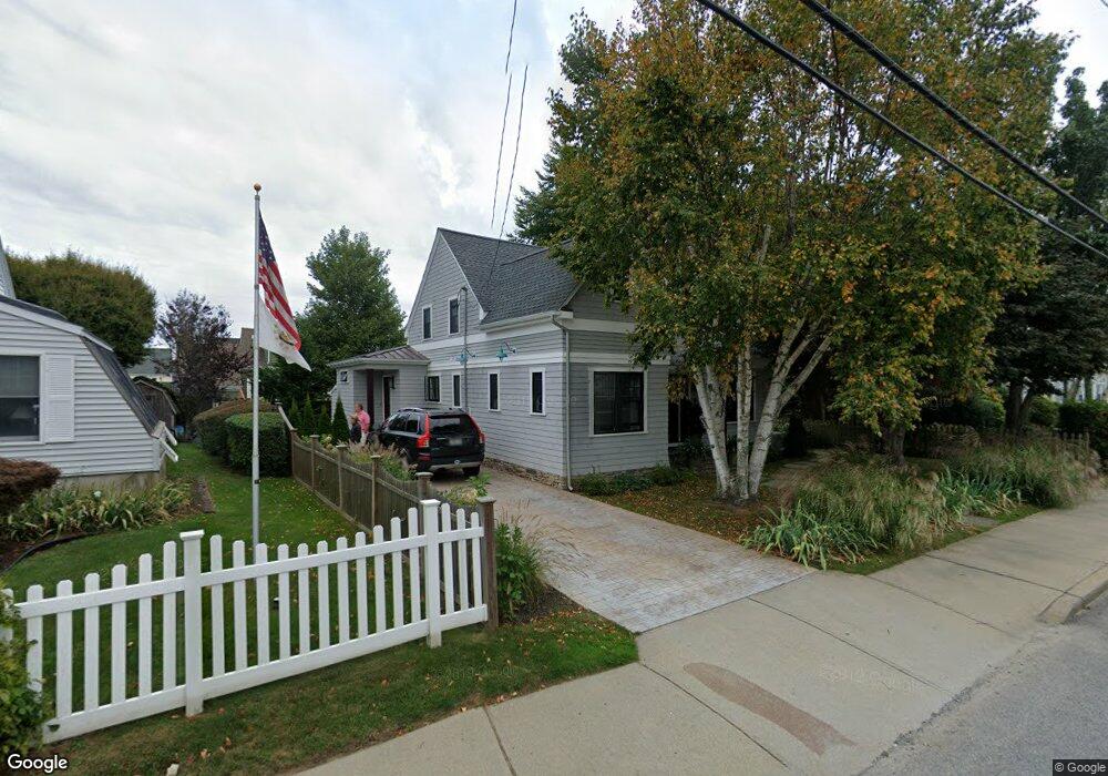 90 Eustis Ave, Newport, RI 02840 - photo 1