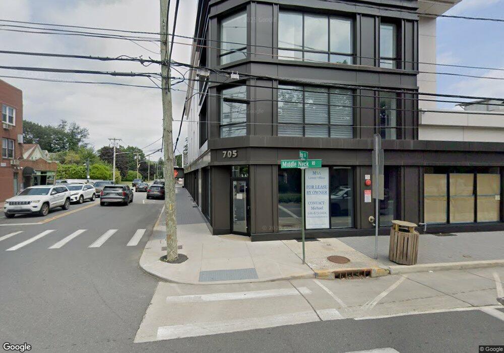 705 Middle Neck Rd, Great Neck, NY 11023 - photo 1